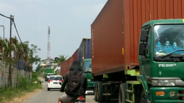 Rác thải phương Tây đầu độc thức ăn của người dân Indonesia Rac thai phuong Tay dau doc thuc an cua nguoi dan Indonesia