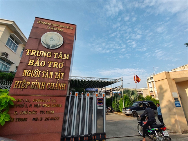 ‘Tư lệnh ngành’ hay nhân viên của sở ‘giám đốc’? ‘Tu lenh nganh’ hay nhan vien cua so ‘giam doc’?