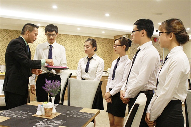 Diễn đàn ‘Phát triển TP.HCM thông minh, sáng tạo’ - Nguồn nhân lực du lịch dồi dào đang bị bỏ ngỏ Dien dan ‘Phat trien TP.HCM thong minh, sang tao’ - Nguon nhan luc du lich doi dao dang bi bo ngo