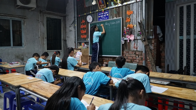 Thầy giáo tay ngang và những đứa trẻ không được đến trường Thay giao tay ngang va nhung dua tre khong duoc den truong