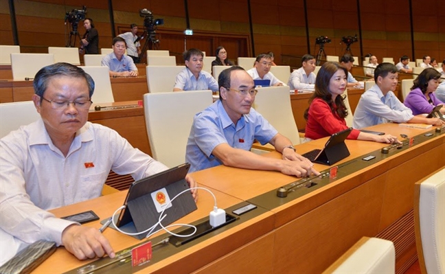 Nam giới sẽ nghỉ hưu lúc 62 tuổi, nữ 60 tuổi Nam gioi se nghi huu luc 62 tuoi, nu 60 tuoi