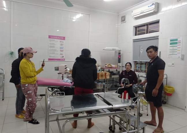 Sản phụ bất ngờ ngưng thở, tím tái toàn thân khi đang rặn đẻ San phu bat ngo ngung tho, tim tai toan than khi dang ran de