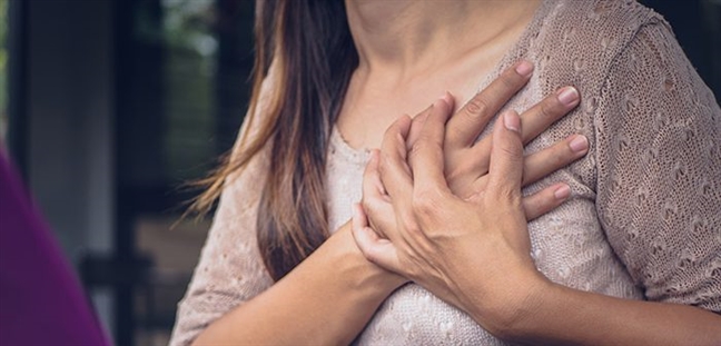 Sự thật điếng người sau bó hoa giập chồng tặng tôi Su that dieng nguoi sau bo hoa giap chong tang toi