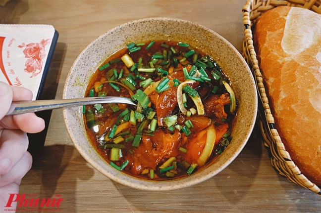 Bò kho cô Mai nổi tiếng 35 năm tại Sài Gòn Bo kho co Mai noi tieng 35 nam tai Sai Gon
