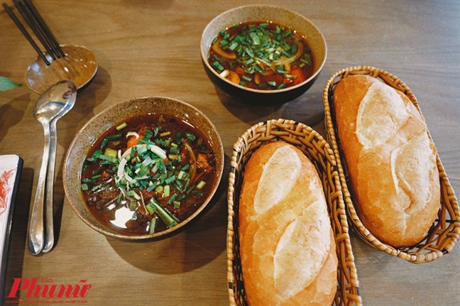 Bò kho cô Mai nổi tiếng 35 năm tại Sài Gòn Bo kho co Mai noi tieng 35 nam tai Sai Gon