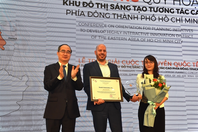 Hơn 8 tỷ đồng trao giải cuộc thi phát triển khu Đông, TP.HCM Hon 8 ty dong trao giai cuoc thi phat trien khu Dong, TP.HCM