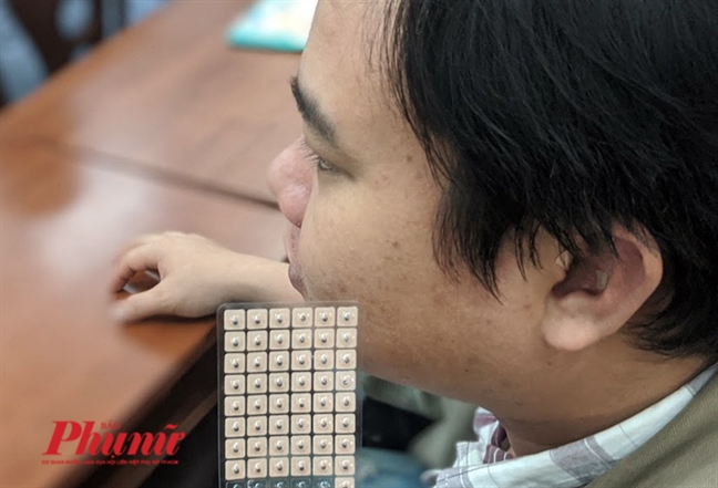 Bệnh viện đầu tiên ở Sài Gòn giúp bỏ hút thuốc nhờ châm cứu vành tai Benh vien dau tien o Sai Gon giup bo hut thuoc nho cham cuu vanh tai