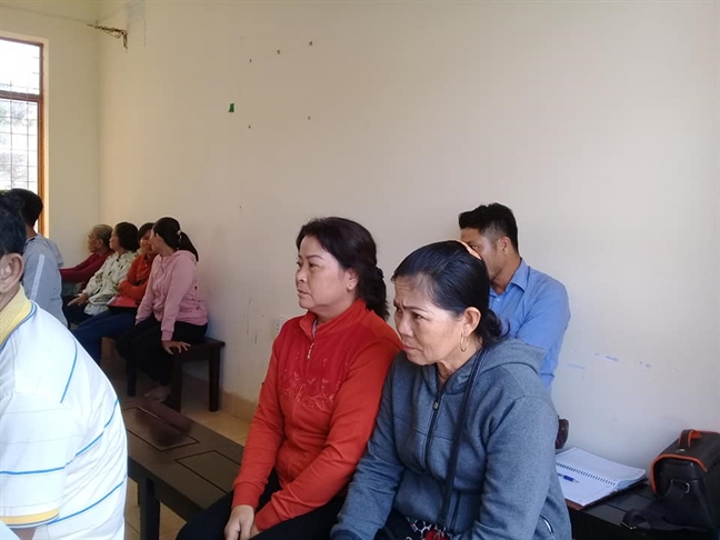 Chồng đánh vợ phải ngồi tù, ba mẹ con ngơ ngác giữa đời Chong danh vo phai ngoi tu, ba me con ngo ngac giua doi