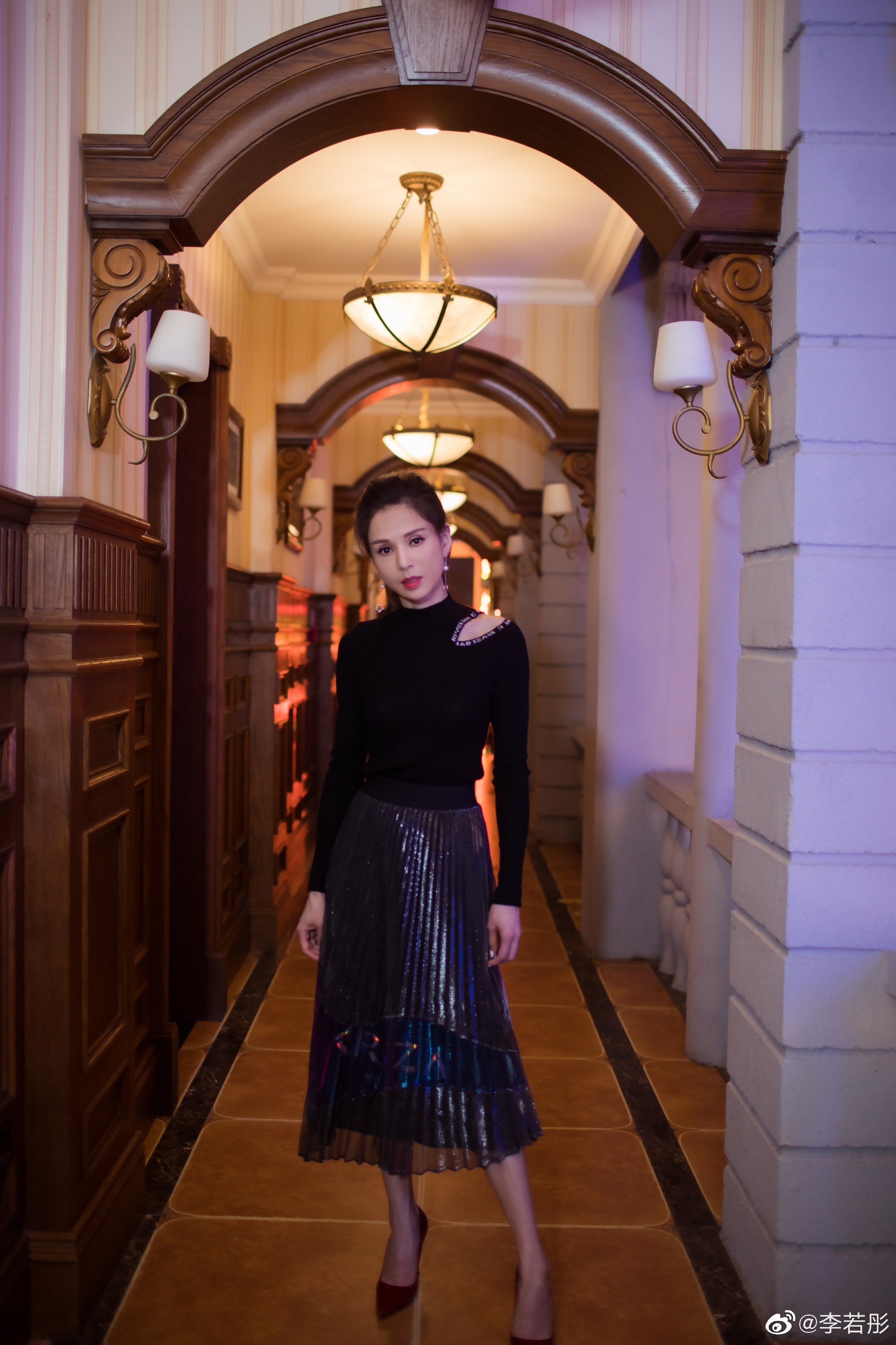 'Tiểu Long Nữ' Lý Nhược Đồng: Sau những thăng trầm mất mát càng rực rỡ ở tuổi 52 'Tieu Long Nu' Ly Nhuoc Dong: Sau nhung thang tram mat mat cang ruc ro o tuoi 52