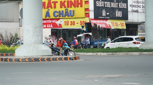Nhiều tài xế xe ôm công nghệ 'vô tư' vi phạm an toàn giao thông trong tháng tuần tra cao điểm Nhieu tai xe xe om cong nghe 'vo tu' vi pham an toan giao thong trong thang tuan tra cao diem