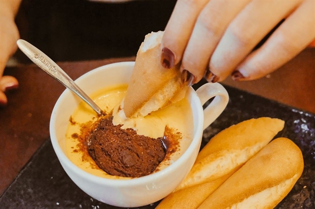 Đến 'động khỉ' ăn bánh mì milo trứng đánh kem béo ngậy Den 'dong khi' an banh mi milo trung danh kem beo ngay