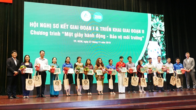 Thu gom và tạo vòng đời mới cho chất thải rắn Thu gom va tao vong doi moi cho chat thai ran