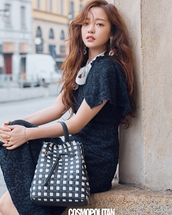Cuộc tháo chạy của các nghệ sĩ Hàn sau thời gian dài bị áp bức Cuoc thao chay cua cac nghe si Han sau thoi gian dai bi ap buc