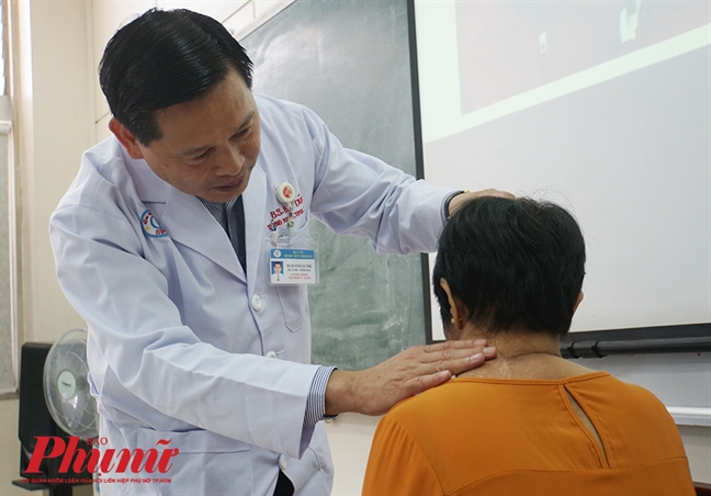 Bác sĩ Chợ Rẫy giải cứu người phụ nữ có ‘2 đầu’ Bac si Cho Ray giai cuu nguoi phu nu co ‘2 dau’