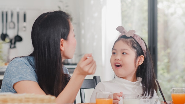 Mẹ thật lòng không muốn yêu con nhiều quá Me that long khong muon yeu con nhieu qua