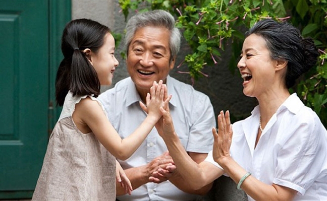 Vợ chồng phải xa nhau lúc cần nhau nhất Vo chong phai xa nhau luc can nhau nhat