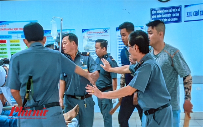 Tiết lộ về cánh cửa sắt bí mật và nút 'Code Grey' bảo vệ an ninh ở Bệnh viện Nhân dân Gia Định Tiet lo ve canh cua sat bi mat va nut 'Code Grey' bao ve an ninh o Benh vien Nhan dan Gia Dinh