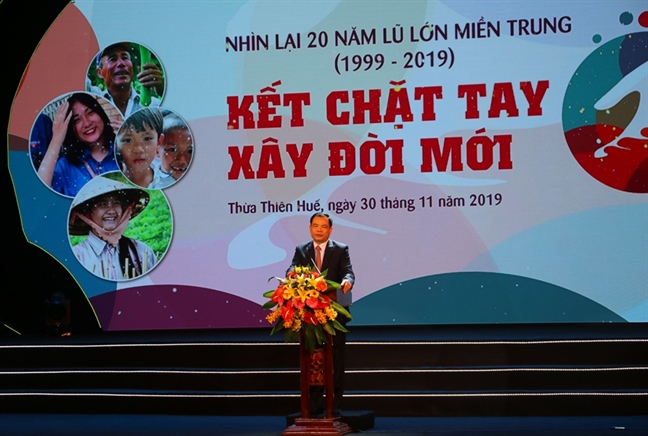 20 năm lũ lớn miền Trung: 'Kết chặt tay, dựng đời mới' 20 nam lu lon mien Trung: 'Ket chat tay, dung doi moi'