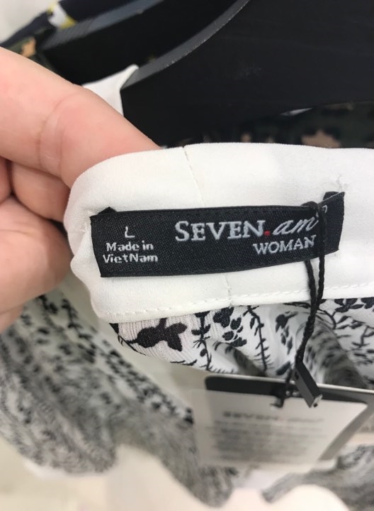 Seven.Am bị phạt 170 triệu đồng vì nhập hàng Trung Quốc về gắn mác Việt Nam Seven.Am bi phat 170 trieu dong vi nhap hang Trung Quoc ve gan mac Viet Nam