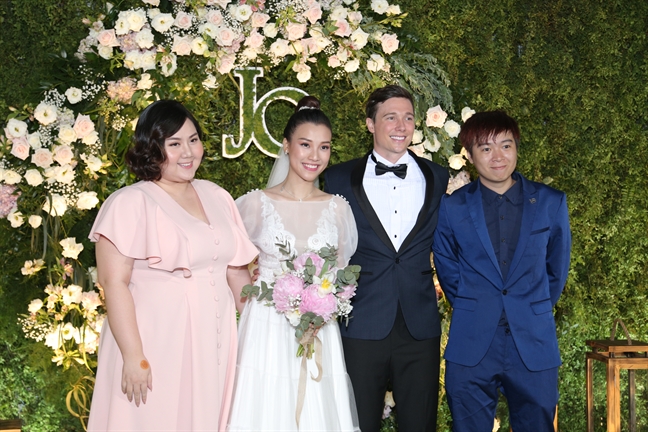 Toàn cảnh đám cưới Hoàng Oanh Toan canh dam cuoi Hoang Oanh