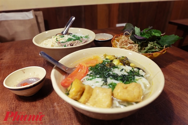 Thưởng thức bún ốc Hà Nội trong 'Ngõ ngách' Sài Gòn Thuong thuc bun oc Ha Noi trong 'Ngo ngach' Sai Gon