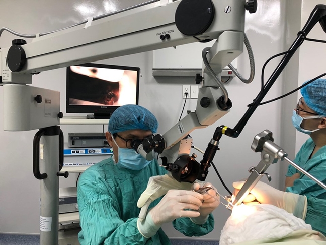 Bệnh viện ở Huế ứng dụng điều trị ung thư vùng họng bằng dao laser CO2 Benh vien o Hue ung dung dieu tri ung thu vung hong bang dao laser CO2