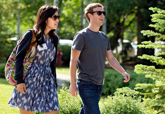 Vợ chồng ông chủ Facebook lần đầu chia sẻ về hôn nhân và gia đình Vo chong ong chu Facebook lan dau chia se ve hon nhan va gia dinh