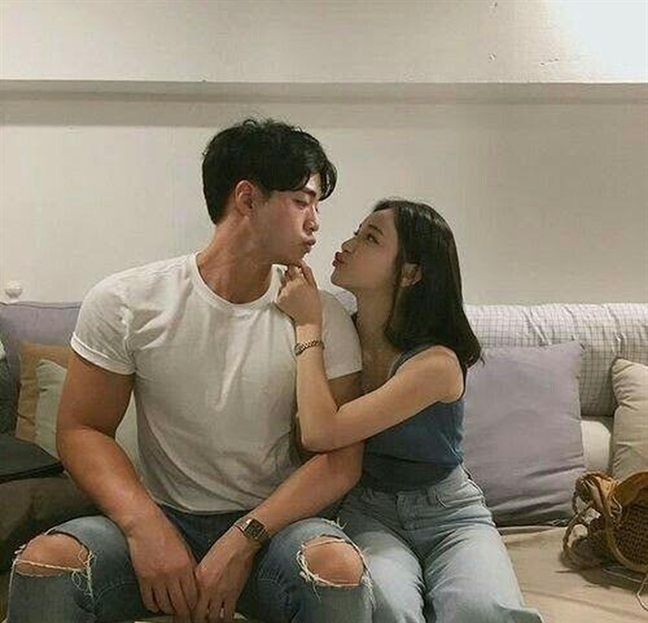 Mẹ cứ làm lố hoài, mẹ không biết quê sao? Me cu lam lo hoai, me khong biet que sao?