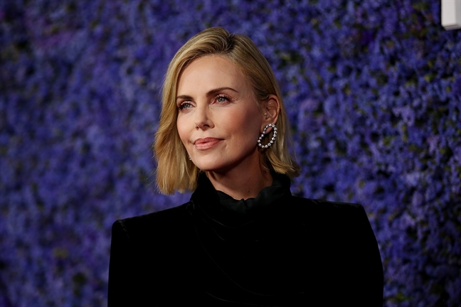 Charlize Theron: 'Tôi không ngủ với Harvey Weinstein để có vai diễn' Charlize Theron: 'Toi khong ngu voi Harvey Weinstein de co vai dien'