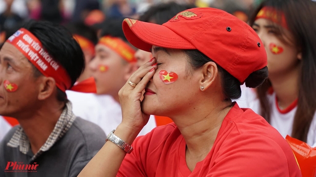Hòa Thái Lan 2-2: Tiến Linh đưa Việt Nam vào bán kết. Tạm biệt Thái Lan! Hoa Thai Lan 2-2: Tien Linh dua Viet Nam vao ban ket. Tam biet Thai Lan!
