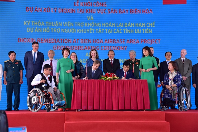 Việt Nam và Hoa Kỳ tăng cường quan hệ đối tác khắc phục hậu quả chiến tranh Viet Nam va Hoa Ky tang cuong quan he doi tac khac phuc hau qua chien tranh