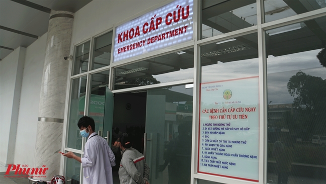 Học sinh tập thể dục, đơn giản sao dễ bị nạn? Hoc sinh tap the duc, don gian sao de bi nan?