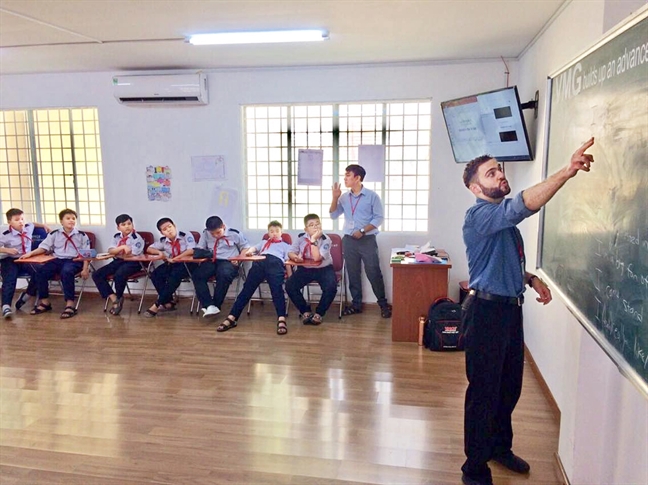 Đủ loại bổ trợ học tiếng Anh: Học sinh đừ, phụ huynh đuối Du loai bo tro hoc tieng Anh: Hoc sinh du, phu huynh duoi