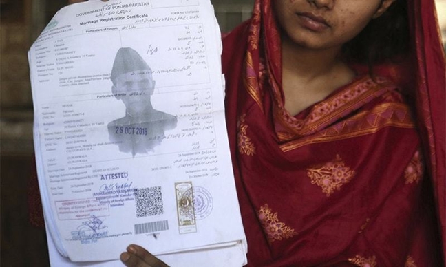Trung Quốc bác tin gần 630 bé gái và phụ nữ Pakistan bị bán sang nước này Trung Quoc bac tin gan 630 be gai va phu nu Pakistan bi ban sang nuoc nay