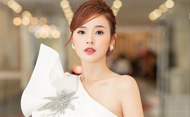 Midu: Quá khứ trầm cảm vì bị bố mẹ cấm do 'xướng ca vô loài' Midu: Qua khu tram cam vi bi bo me cam do 'xuong ca vo loai'