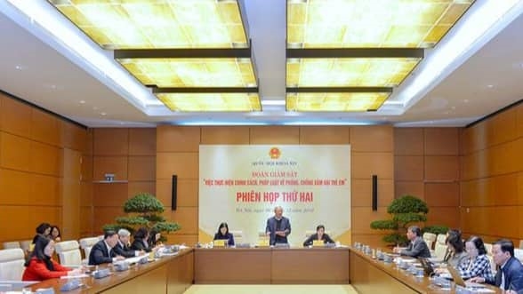 Đối tượng xâm hại trẻ em chủ yếu là người thân thích, ruột thịt, người quen Doi tuong xam hai tre em chu yeu la nguoi than thich, ruot thit, nguoi quen