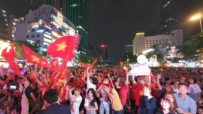 Việt Nam 4-0 Campuchia: Văn Toản từ chối bàn thắng danh dự cho Campuchia Viet Nam 4-0 Campuchia: Van Toan tu choi ban thang danh du cho Campuchia