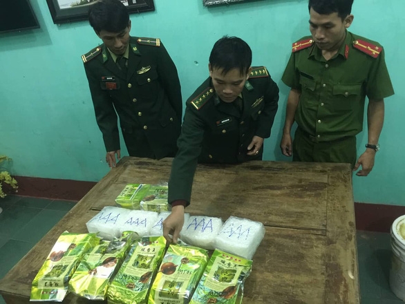 Khởi tố vụ 7kg ma túy đá trôi dạt trên biển Quảng Trị Khoi to vu 7kg ma tuy da troi dat tren bien Quang Tri