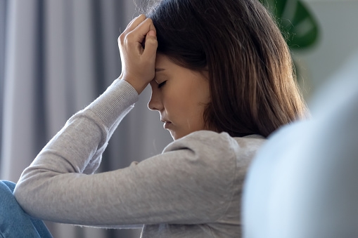Chồng nổi giận vì vợ lén lấy tiền giúp người yêu cũ Chong noi gian vi vo len lay tien giup nguoi yeu cu