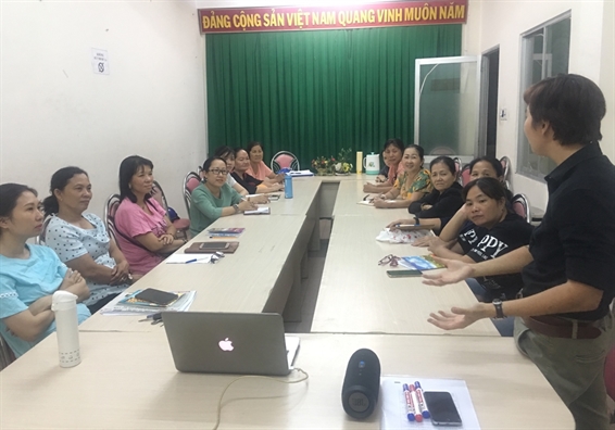 Giúp phụ nữ thoát nghèo Giup phu nu thoat ngheo