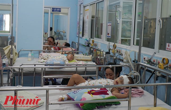 Trời lạnh, vi-rút hợp bào hô hấp lây lan nhanh ở trẻ nhỏ Troi lanh, vi-rut hop bao ho hap lay lan nhanh o tre nho