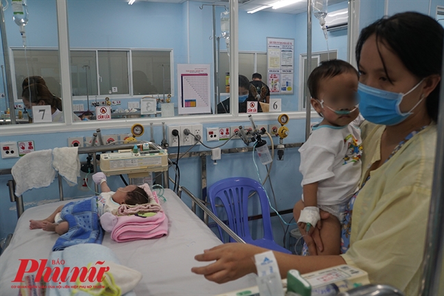 Trời lạnh, vi-rút hợp bào hô hấp lây lan nhanh ở trẻ nhỏ Troi lanh, vi-rut hop bao ho hap lay lan nhanh o tre nho