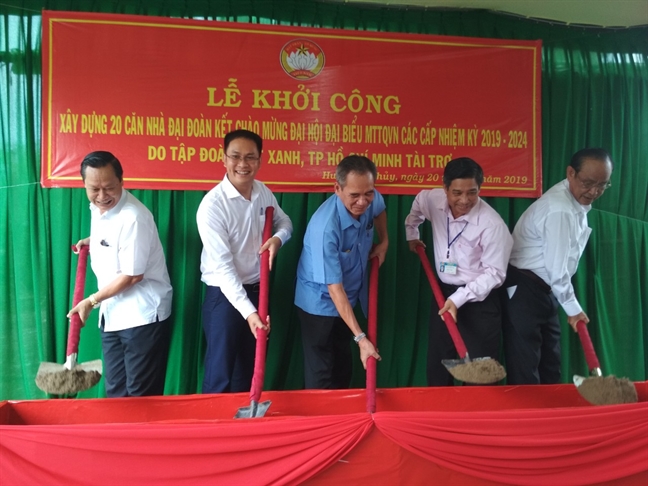 Tập đoàn Đất Xanh tài trợ 1 tỷ đồng xây dựng nhà đại đoàn kết tỉnh Hậu Giang Tap doan Dat Xanh tai tro 1 ty dong xay dung nha dai doan ket tinh Hau Giang