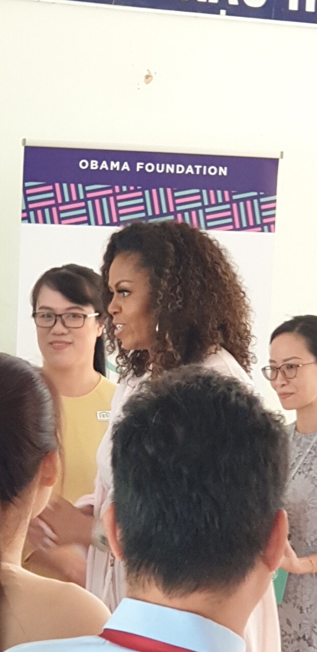 Cựu đệ nhất phu nhân Mỹ Michelle Obama giản dị xuất hiện tại Việt Nam Cuu de nhat phu nhan My Michelle Obama gian di xuat hien tai Viet Nam