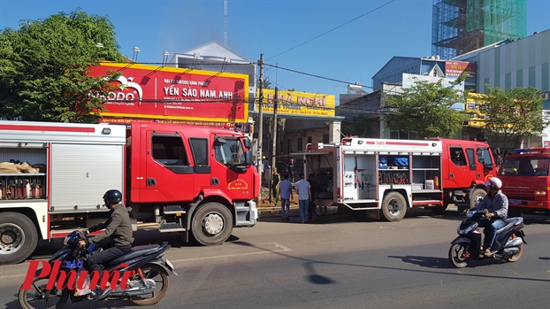 Nhà nghỉ bốc cháy, nghi do khách trọ đốt Nha nghi boc chay, nghi do khach tro dot