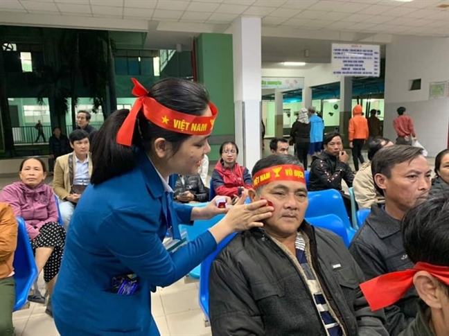 Người hâm mộ cả nước nhộn nhịp xuống đường cổ vũ tuyển Việt Nam Nguoi ham mo ca nuoc nhon nhip xuong duong co vu tuyen Viet Nam