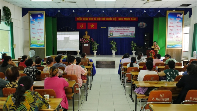 Trang bị kiến thức và kỹ năng tự bảo vệ để bảo vệ an toàn cho phụ nữ và trẻ em Trang bi kien thuc va ky nang tu bao ve de bao ve an toan cho phu nu va tre em