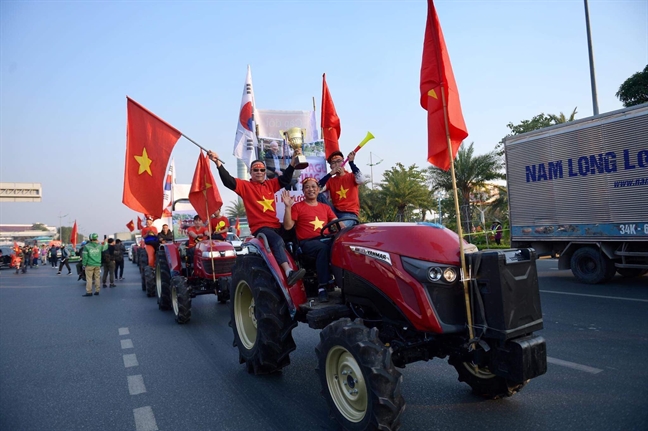 Thủ tướng Nguyễn Xuân Phúc: 'Đây là chiến thắng của tinh thần yêu nước' Thu tuong Nguyen Xuan Phuc: 'Day la chien thang cua tinh than yeu nuoc'