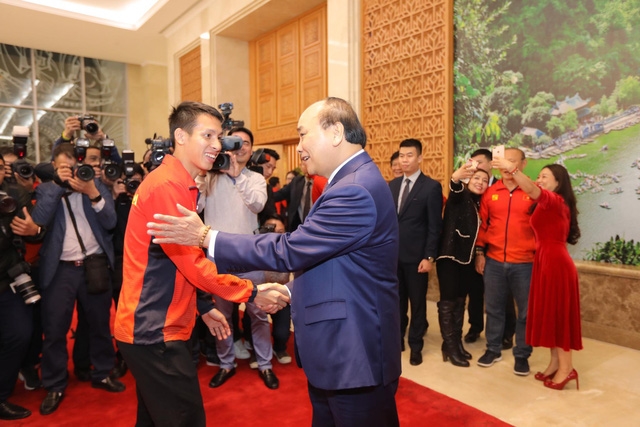 Thủ tướng Nguyễn Xuân Phúc: 'Đây là chiến thắng của tinh thần yêu nước' Thu tuong Nguyen Xuan Phuc: 'Day la chien thang cua tinh than yeu nuoc'