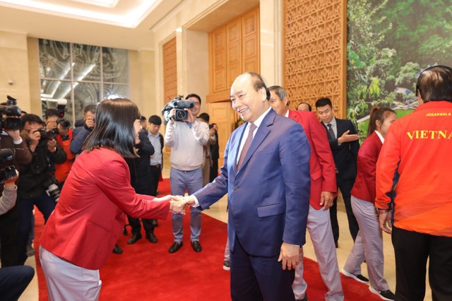 Thủ tướng Nguyễn Xuân Phúc: 'Đây là chiến thắng của tinh thần yêu nước' Thu tuong Nguyen Xuan Phuc: 'Day la chien thang cua tinh than yeu nuoc'